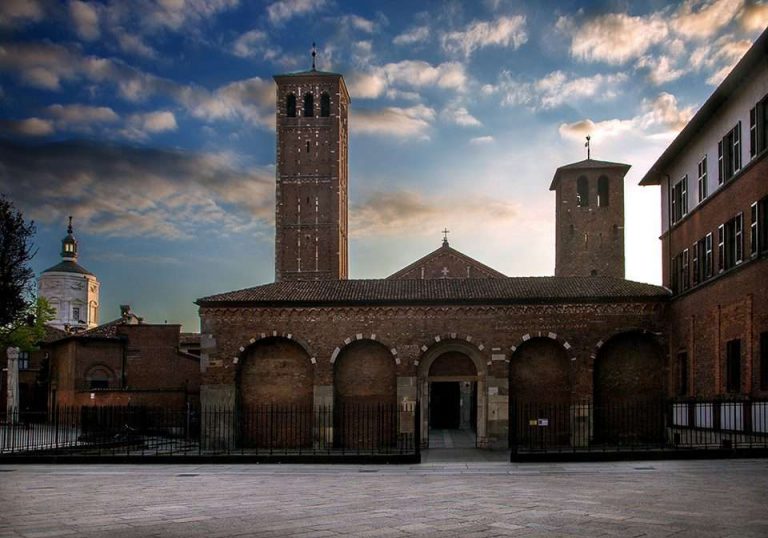 Piazza Sant'Ambrogio, siete pronti a stupirvi?