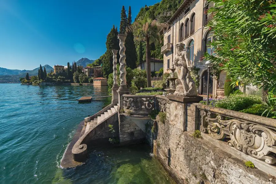 Varenna - Villa Monastero  Foto da Bellagio