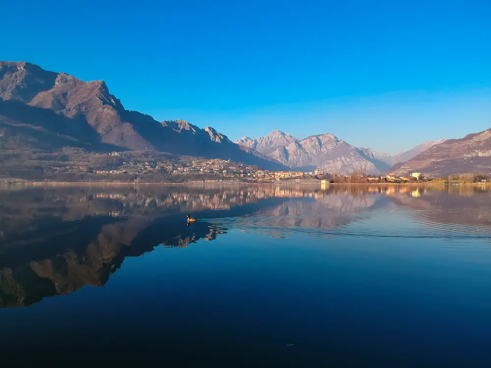 lago di annone - foto di https://depositphotos.com/it/