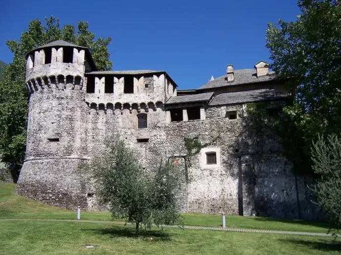 Castello Visconteo di Locarno Jungpionier, CC BY-SA 3.0, via Wikimedia Commons